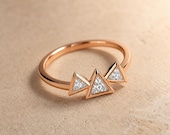Triangle Moissanite Fidget Ring — photo 6