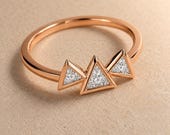 Triangle Moissanite Fidget Ring — photo 1