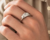 Minimal Conical Spike Fidget Ring — photo 3