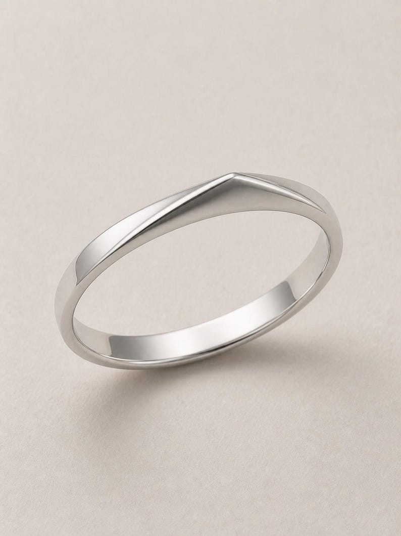 Minimal Conical Spike Fidget Ring