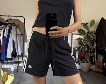 Pantalones cortos vintage Adidas de algodón de talle bajo con 3 rayas