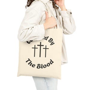 Borsa tote "Coperto dal sangue", borsa in tela per la chiesa della fede cristiana, borsa tote con tre croci e scritture