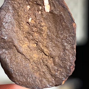 Meteorit natürlicher Genie 28 g mit Zertifikat der Selbstreinigung. >>> roca espacial rara