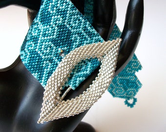 Marquis Buckle Bracelet -  Wide Beadwoven Swirly Band in Blue & Silver - Custom Sizing