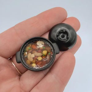 1:12 Miniatyr Kyckling Grönsaksgryta, Dockhuskök Matdekoration