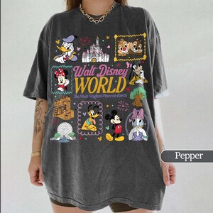 Vintage Micky Disneyworld Komfort Farben Shirt, Retro Micky und Freunde Shirts, Walt Disneyworld T-Shirt, Disney 2026 Reise Disney Urlaub T-Shirt Bild 9