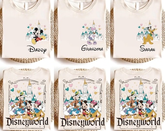 Retro Disneyworld Mickey en vrienden comfortshirt aangepaste naam Disney familie 2026 shirts Disneyworld reis T-shirt Disney familie vakantie shirt