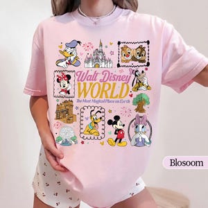 Vintage Micky Disneyworld Komfort Farben Shirt, Retro Micky und Freunde Shirts, Walt Disneyworld T-Shirt, Disney 2026 Reise Disney Urlaub T-Shirt Bild 6