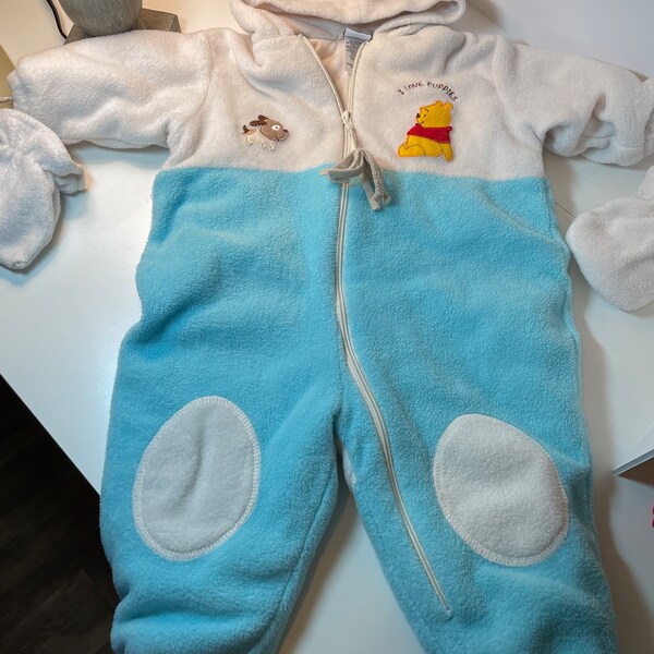 Pre-Loved Vintage Disney Hooded Baby Blue & White Winnie the Pooh I Love Puppies Snowsuit - 12 Months