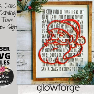 Papai Noel está vindo para a cidade Letras Sign SVG Glowforge Arquivo de corte digital Modelo de corte de madeira a laser