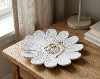 Szablon ceramiczny z motywem stokrotek w formacie PDF | Wzór na ceramiczny talerzyk na drobiazgi (do pobrania w wersji cyfrowej)