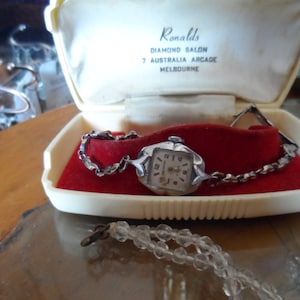 Cassa per orologio, anni &#39;50, cellulosa, xilonite, scatola per gioielli.