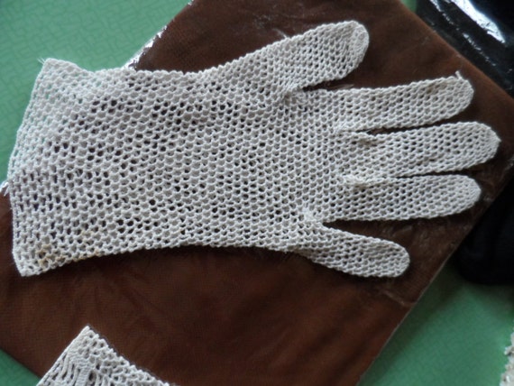 Gloves, Cream, Crochet 1960s - image 4