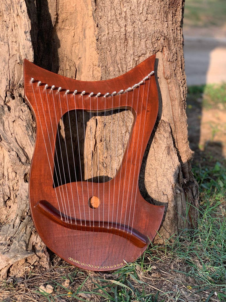 18-strängad lyraharpa i rosenträ - Handgjord keltisk lyraharpa för nybörjare och proffs med stämnyckelväska och strängset bild 6