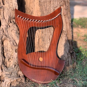 18-strängad lyraharpa i rosenträ - Handgjord keltisk lyraharpa för nybörjare och proffs med stämnyckelväska och strängset bild 3