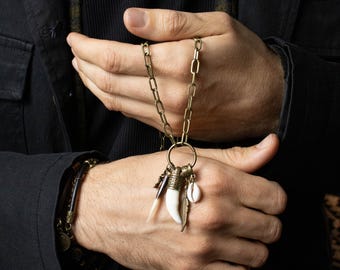 Collana Rock per uomo - Catena in ottone con ciondolo a forma di zanna da pirata / Regalo di gioielli per lui