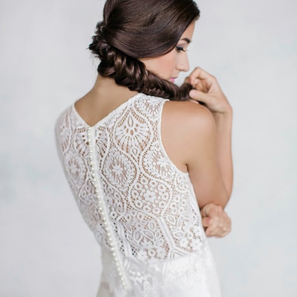 Hsin High Neck Sleeveless Lace Bridal Tops