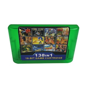 Op de afbeelding: Een groene 16-bit game cartridge met een doorzichtige plastic behuizing. De cartridge heeft een label met game screenshots en de tekst "138 in 1". Het label bevat de tekst "16-BIT GAME CARTRIDGE".