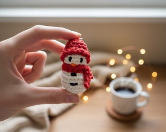 Patroon gehaakte sneeuwpop sleutelhanger – amigurumi winterornament (pdf-tutorial)