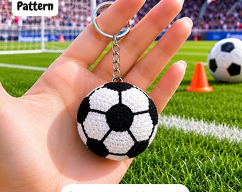 Häkelanleitung für einen Fußball-Schlüsselanhänger | Mini-Amigurumi-Sporttaschenanhänger (PDF-Download)