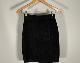 1990s Vintage Pelican Cove Black Suede Skirt Leather Nineties Size 5 Small High Waist Highwaist Rock and Roll