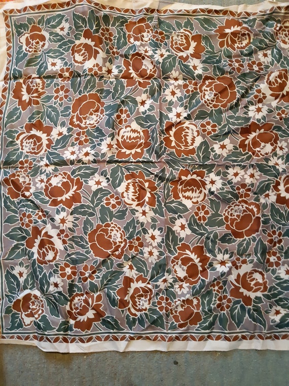 Totes 1980s headscarf