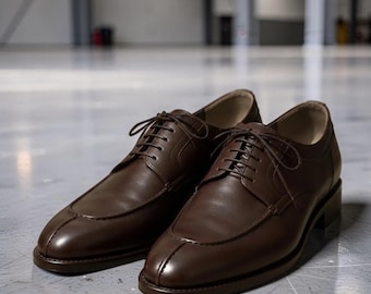 Zapatos Derby de hombre color chocolate oscuro con puntera dividida / Piel de vacuno auténtica, estilo Norwegian Welt.