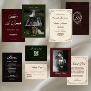 Pu&ograve; includere: Una collezione di articoli di cancelleria per matrimoni che include cartoline Save the Date, inviti formali, schede RSVP con codici QR, schede informative e biglietti di ringraziamento, con sfondi bordeaux e verde scuro.