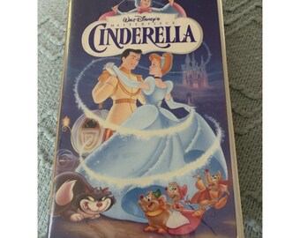 Arcydzieło Walta Disneya Kopciuszek (VHS, 1995) Kolekcja arcydzieł Clamshel