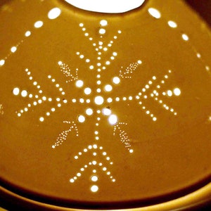 Snow flake Tea light holder made of porcelain, porcelain lantern, candle night light, romantic lighting, Lithophone light image 3