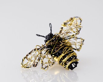 Bee sculpture wire art jewelry, Honey bee brooch modern contemporary, Insect bug brooch unique