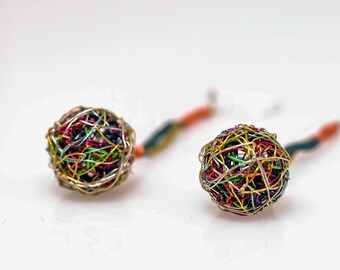 Orecchini pendenti a sfera in corda di seta nera in metallo color oro, lunghezza 60 mm, Misura unica, Plastica corde Plastica