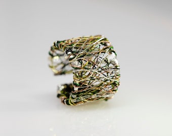 Wire art sculpture Silver green band ring adjustable, Contemporary statement ring