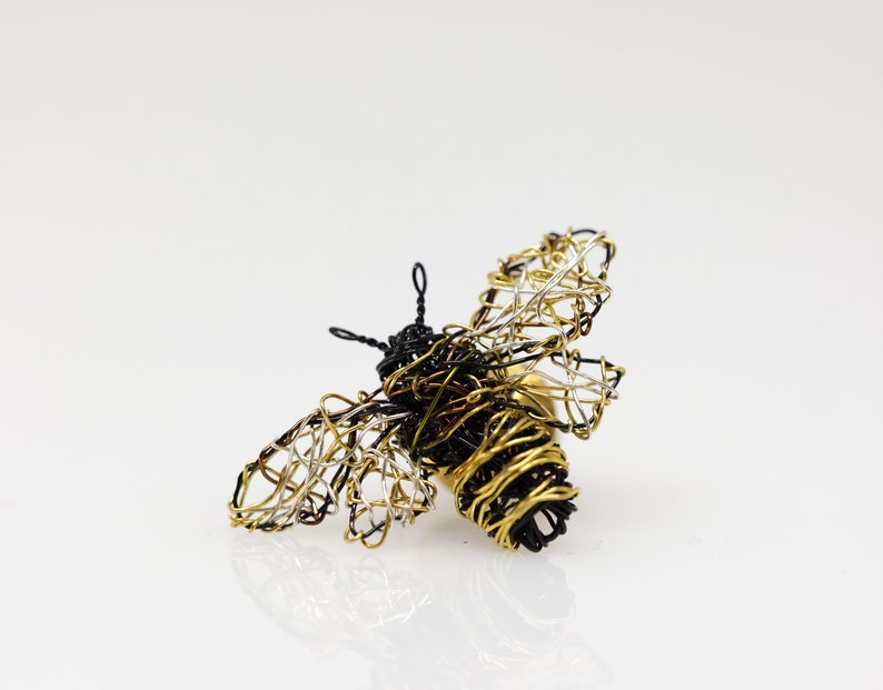 Bee sculpture wire art jewelry, Honey bee brooch modern contemporary, Insect bug brooch unique image 4