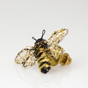 Bee sculpture wire art jewelry, Honey bee brooch modern contemporary, Insect bug brooch unique image 5