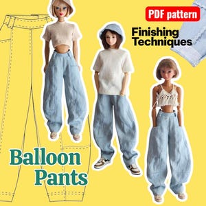Puede incluir: Tres muñecas visten pantalones tipo globo azul claro y varios tops, incluyendo un top corto beige, una camiseta blanca y un top de ganchillo blanco. La imagen incluye el texto PDF pattern, Finishing Techniques y Balloon Pants sobre fondo amarillo.