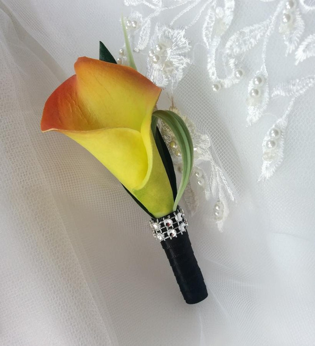 Boda Natural Touch naranja amarillo Calla Lily flor en el ojal - Etsy España