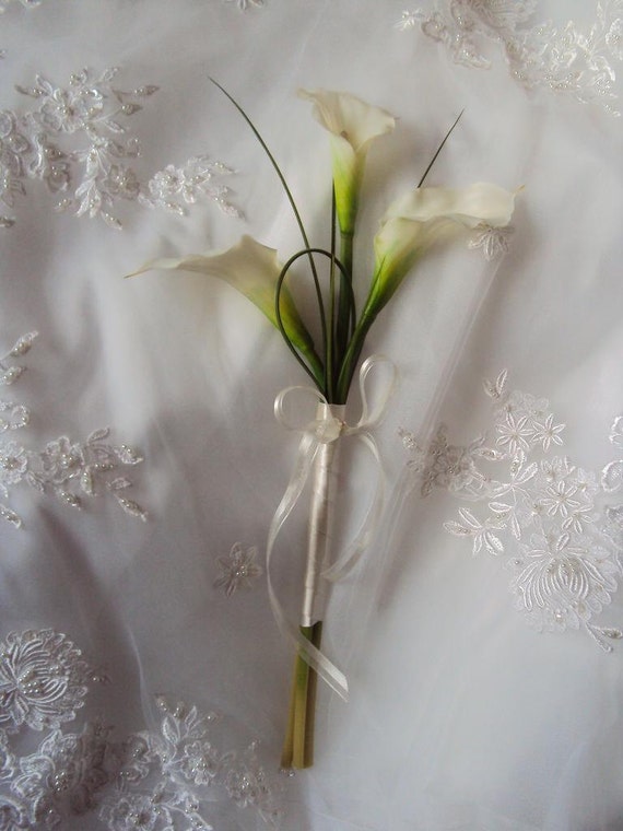 Lily bridesmaid bouquet 2025