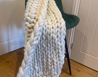 Handmade Chunky Knit Blanket — Soft Acrylic and Merino Yarn