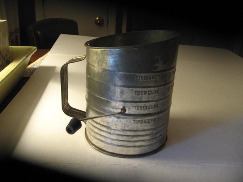 Bromwell/'s Measuring Flour Sifter 5 Cups