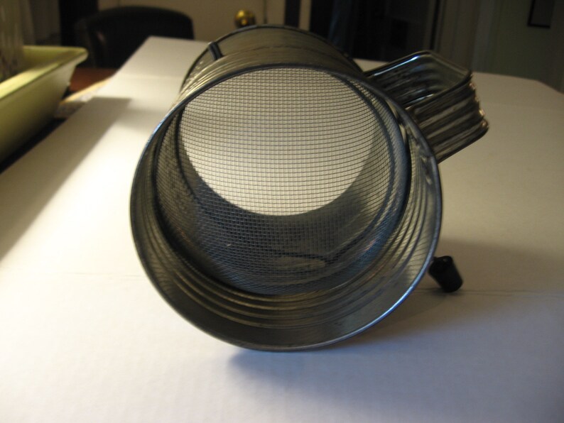 Bromwell/'s Measuring Flour Sifter 5 Cups