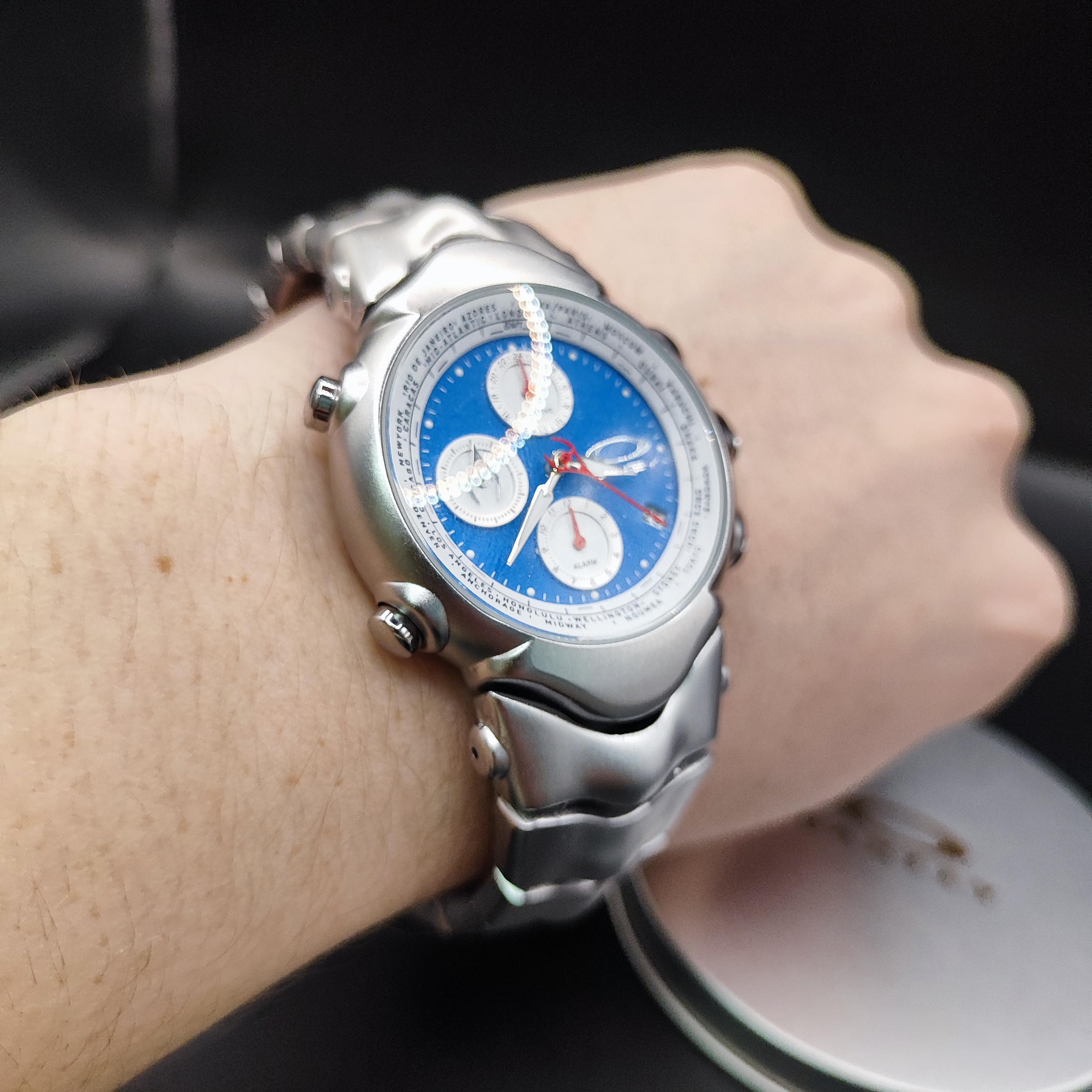 Oakley GMT Style Watch – Futuristic Y2K Blue Dial World Time