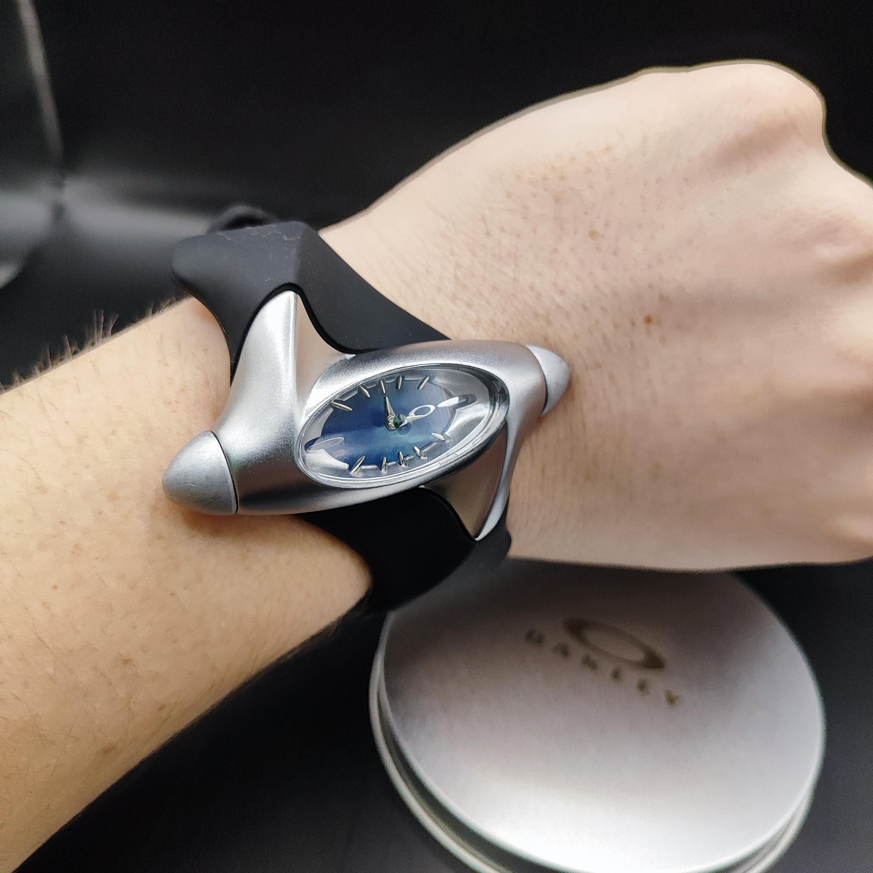 Oakley Torpedo Style Watch – Blue Dial Minimal Futuristic Y2K