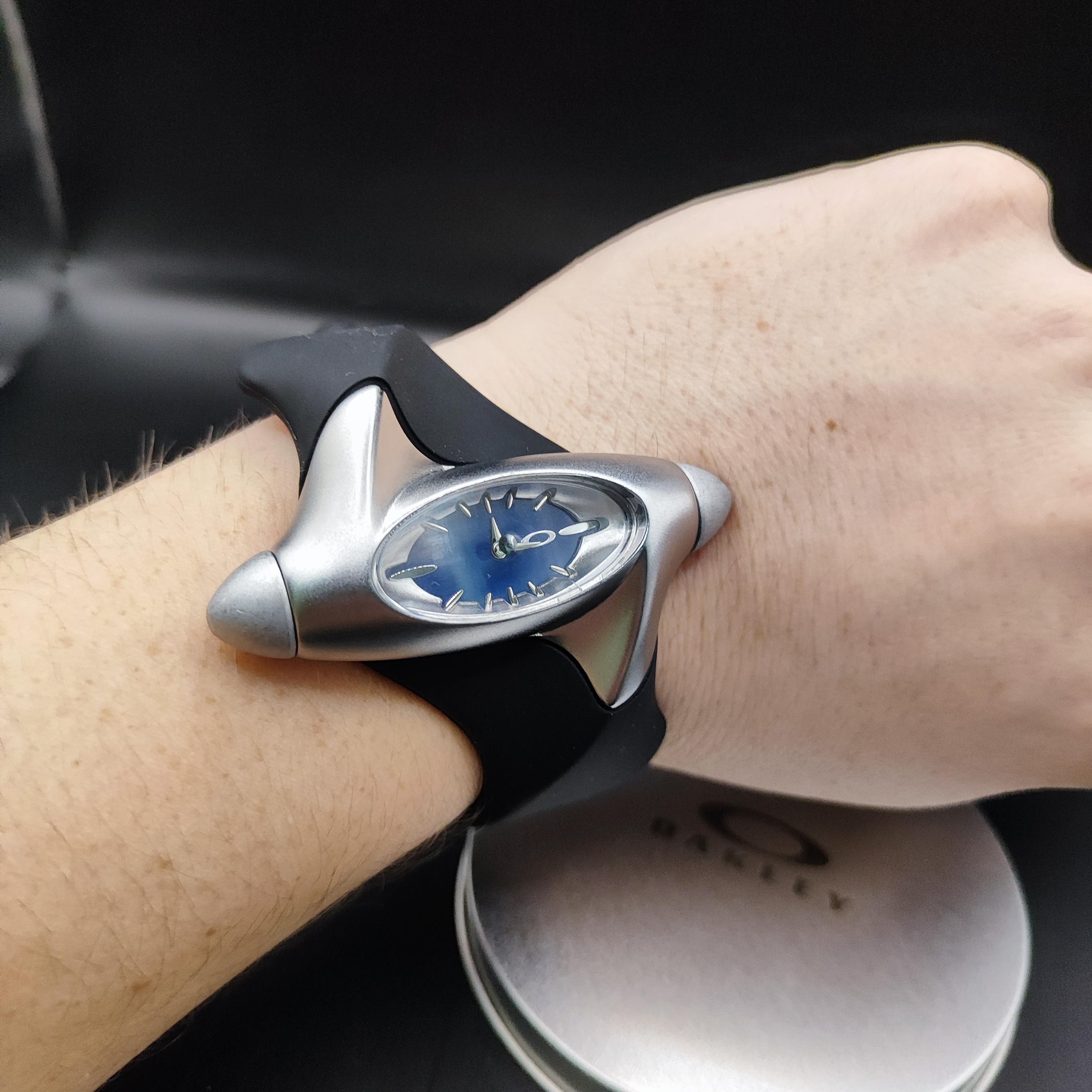 Oakley Torpedo Style Watch – Blue Dial Minimal Futuristic Y2K