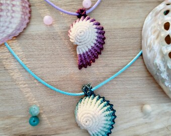 Seashell macrame pandant