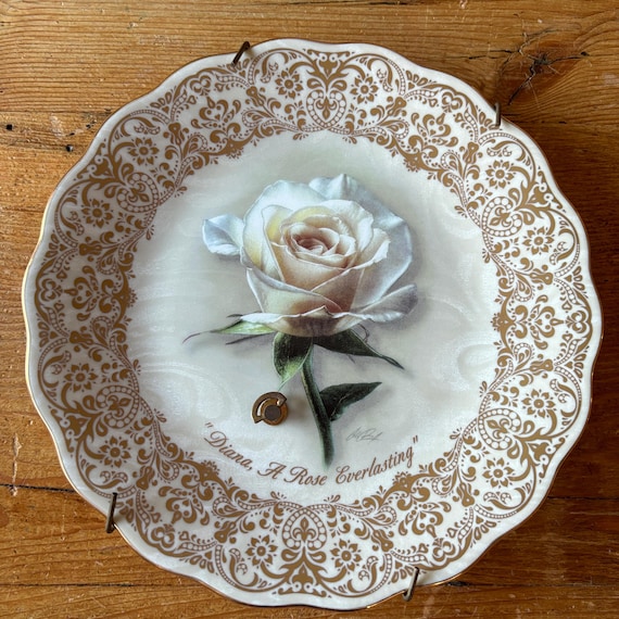 Vintage Bradford Exchange Plate, Remembering Englands Rose Edition