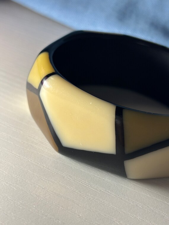 Vintage MCM Lucite bangle bracelet, black cream l… - image 10