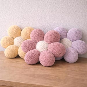 Crochet Daisy Flower Pillow Pattern, Cute Flower Cushion Crochet Pattern, DIY Chunky Flower Pillow, Spring Home Decor Crochet Pattern