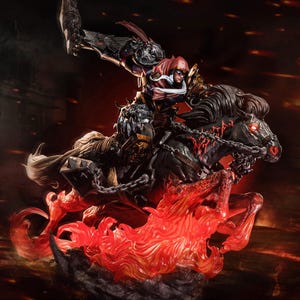 Pode incluir: Estátua detalhada de um guerreiro montado num cavalo demoníaco, emergindo de uma base flamejante. O cavaleiro usa armadura e uma capa vermelha, empunhando uma grande arma. O cavalo tem olhos vermelhos brilhantes e é adornado com correntes. O texto "AVAILABLE ON PATREON".