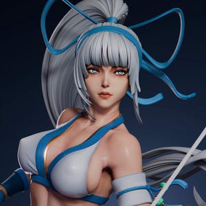 Puede incluir: Renderizado 3D detallado de un personaje femenino de anime con largo cabello plateado y ojos azules impactantes. Viste un atuendo blanco y azul con detalles dorados. El personaje tiene una expresión serena y sostiene una espada.